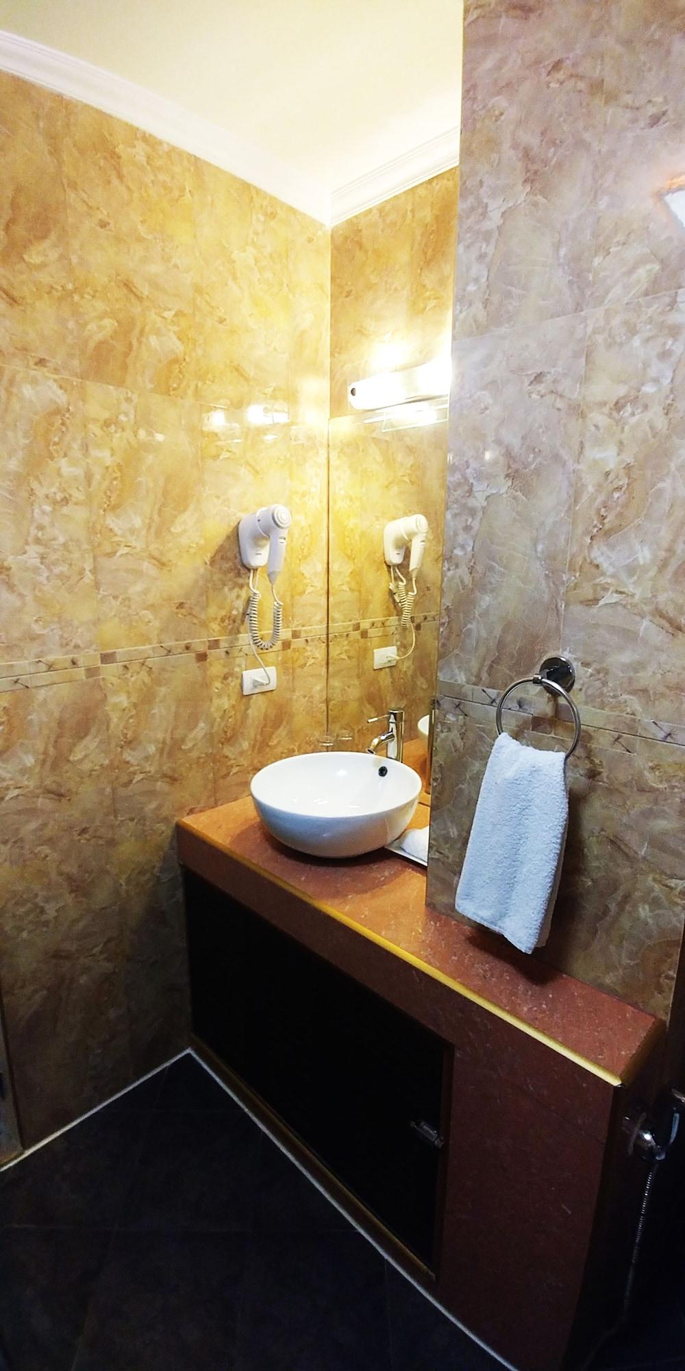 Dulcinea Hotel And Suites Lapu-Lapu City Exteriér fotografie