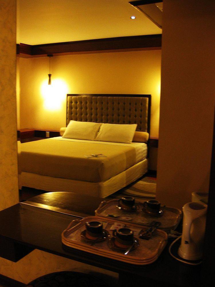 Dulcinea Hotel And Suites Lapu-Lapu City Exteriér fotografie